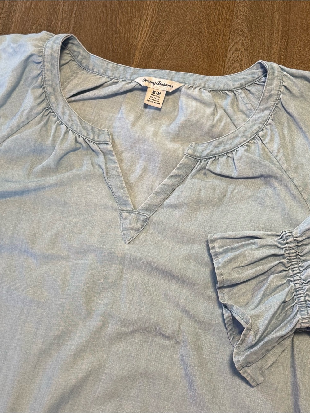 Tommy Bahama Women’s Peasant Blouse Denim Size Medium